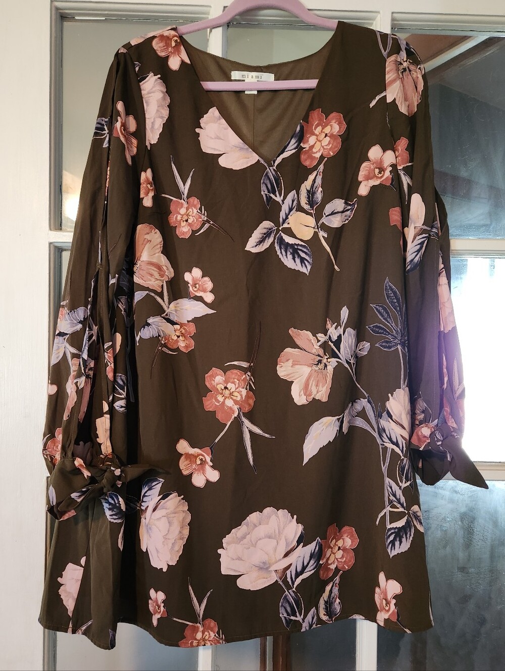 Miami Women’s Medium Brown Floral V-Neck Tunic Dress Tie Cuff Long Sleeve